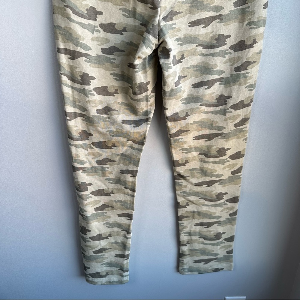 Izod lounge set camo size M/L - Picture 12 of 14